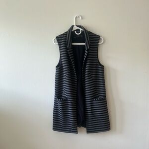 The Limited open front jacket navy/gray M used, front pockets, great condition